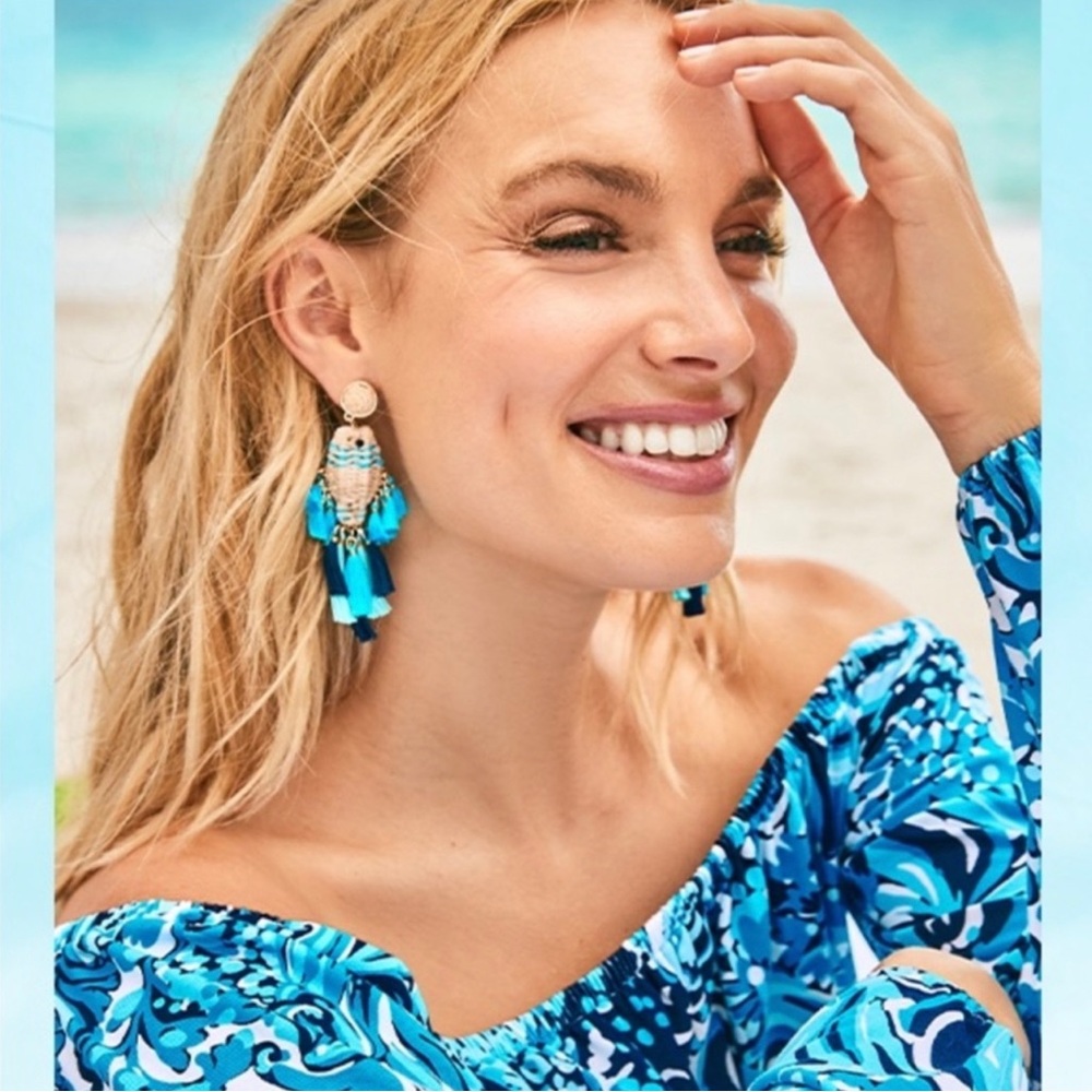 Fishy Kiss Earrings NEW